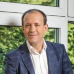 <b> Dariusz Lizak </b>