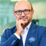 <b> Andrzej Gantner </b>
