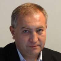 <b>Grzegorz Rękawek</b>